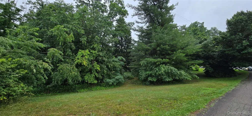 # Calvin Drive Marlboro, NY 12542