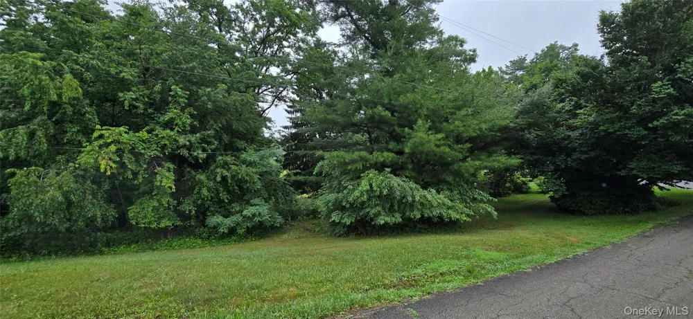 # Calvin Drive Marlboro, NY 12542