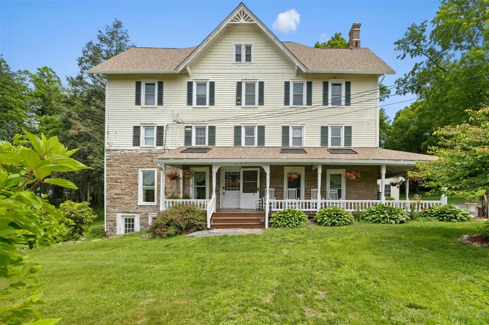 346 Crescent Avenue Highland, NY 12528