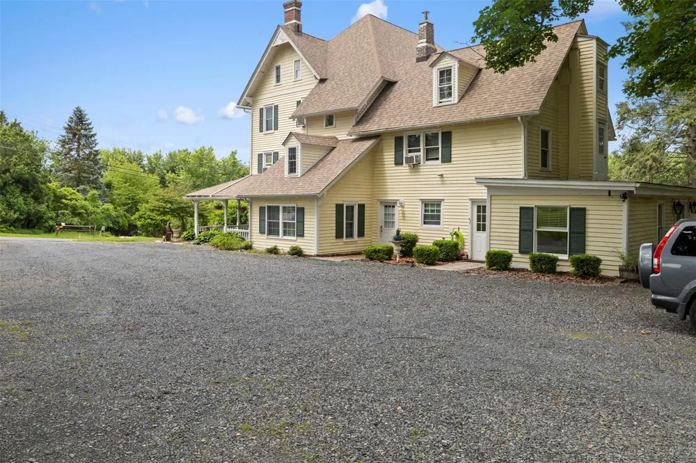 346 Crescent Avenue Highland, NY 12528