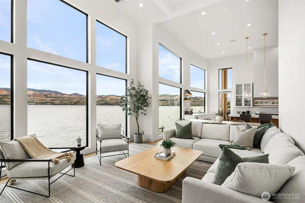 3212 S Lakeshore Road Chelan, WA 98816