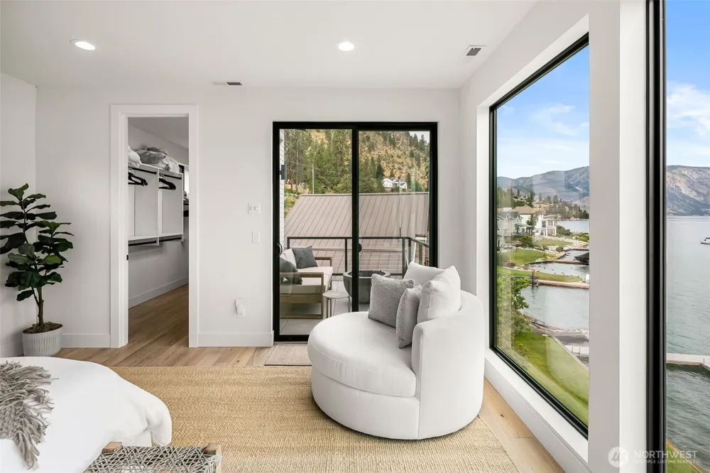 3212 S Lakeshore Road Chelan, WA 98816