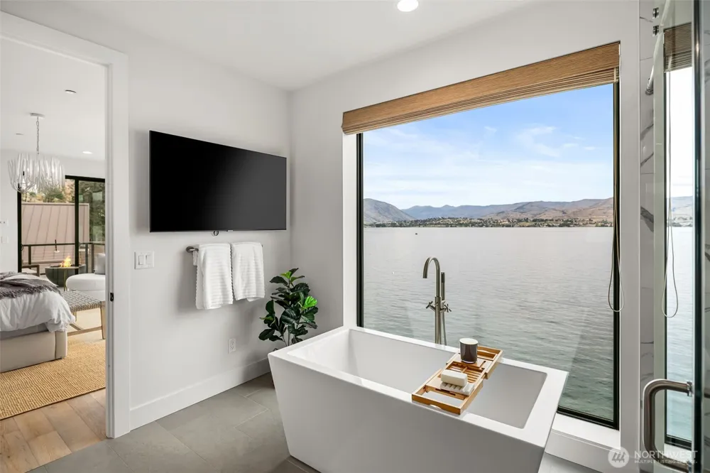 3212 S Lakeshore Road Chelan, WA 98816