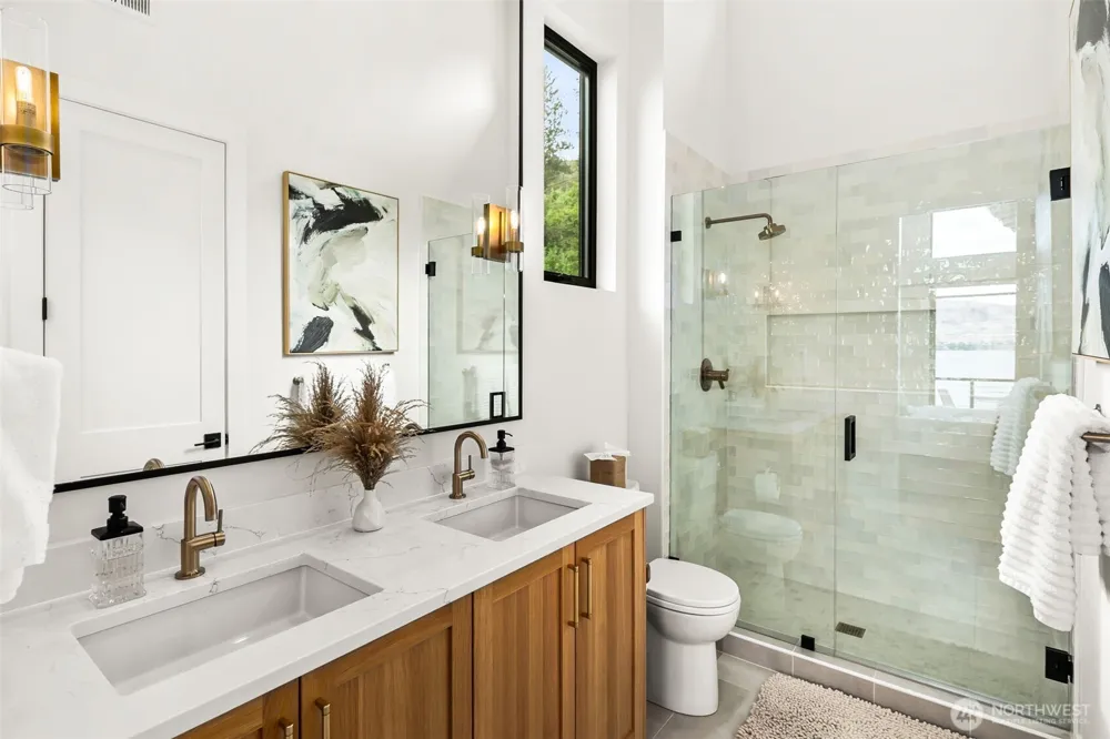 3212 S Lakeshore Road Chelan, WA 98816