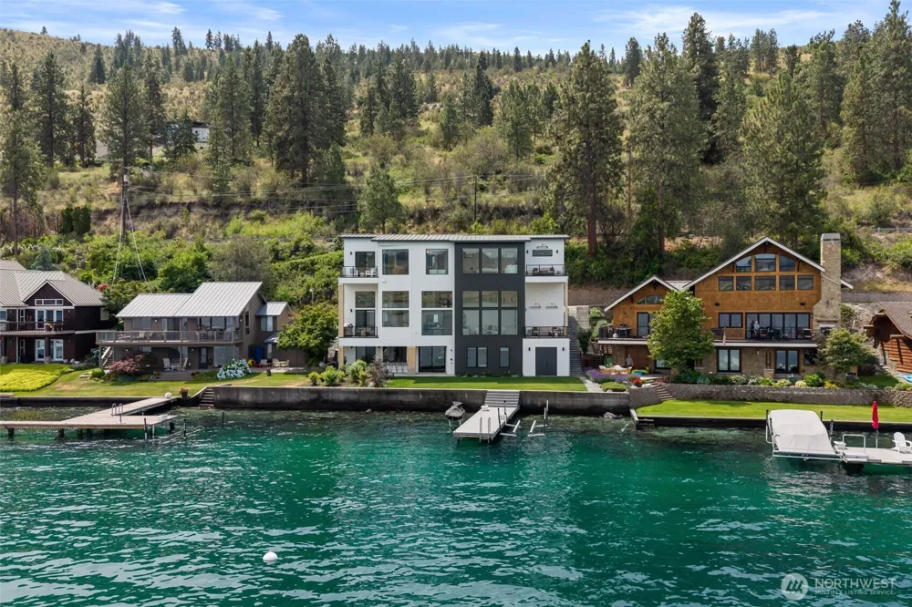 3212 S Lakeshore Road Chelan, WA 98816