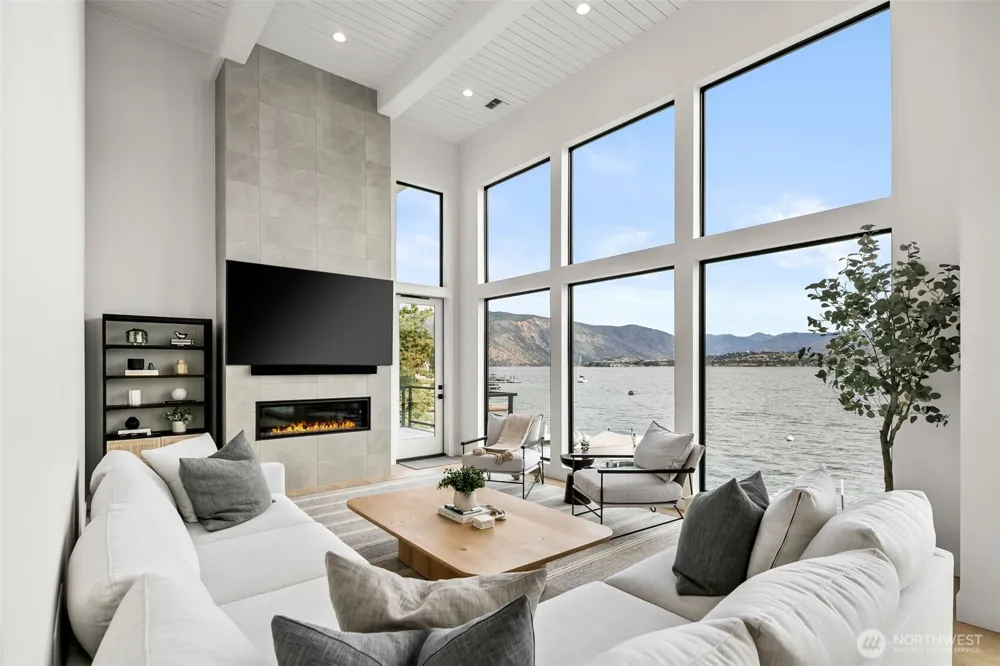 3212 S Lakeshore Road Chelan, WA 98816