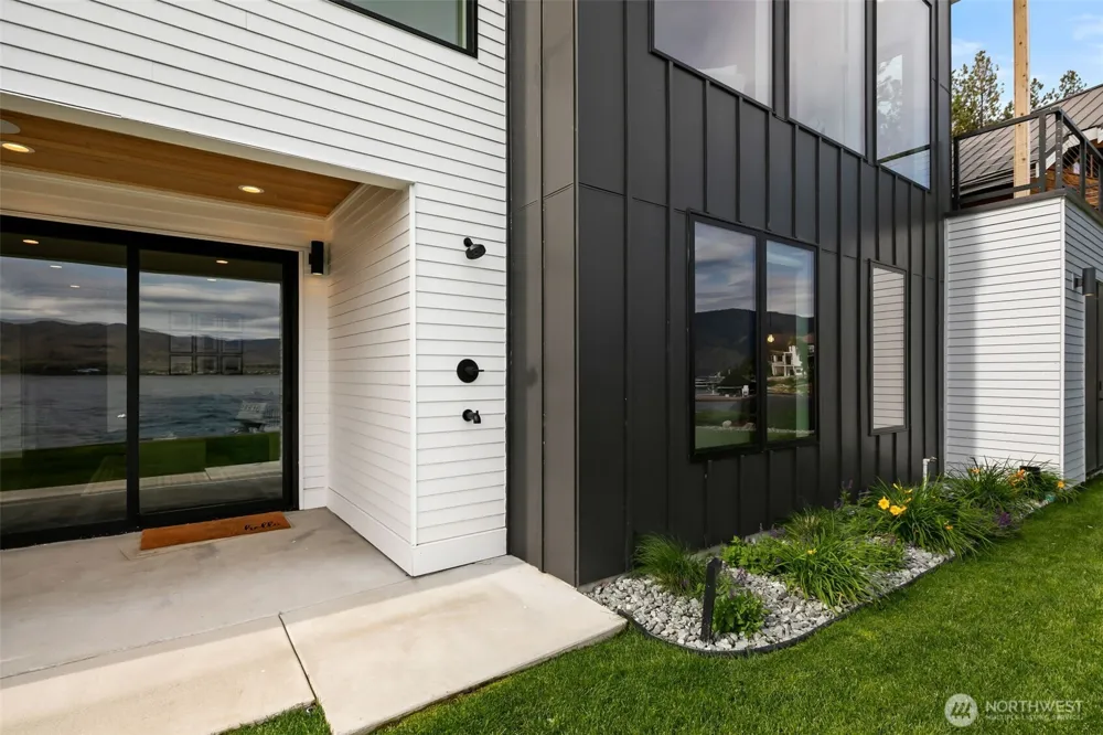 3212 S Lakeshore Road Chelan, WA 98816