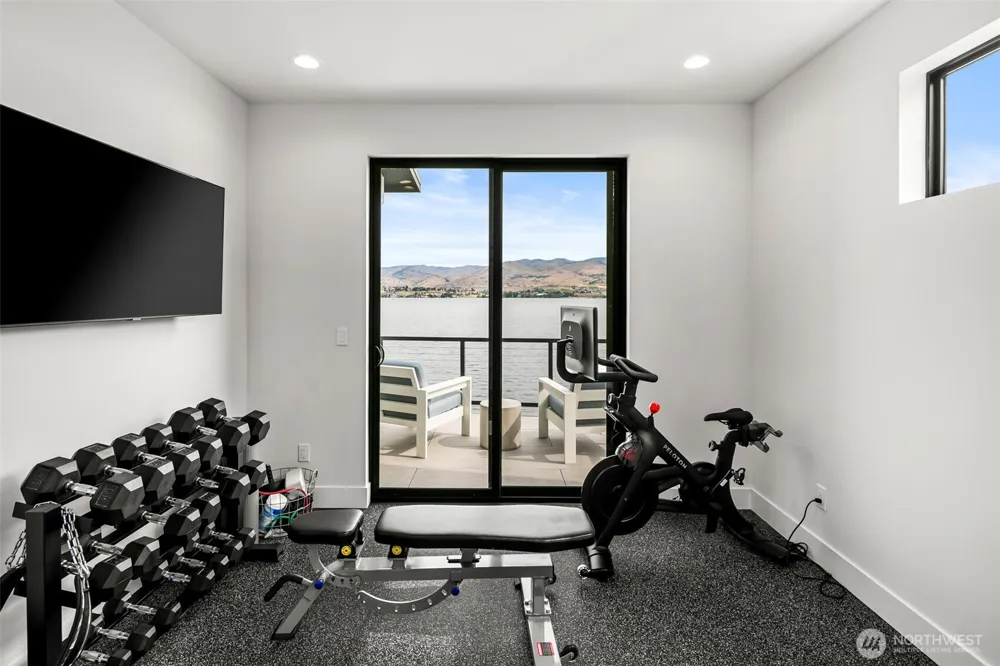 3212 S Lakeshore Road Chelan, WA 98816
