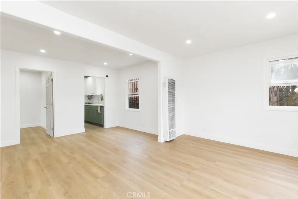 3477 W 71st Los Angeles, CA 90043