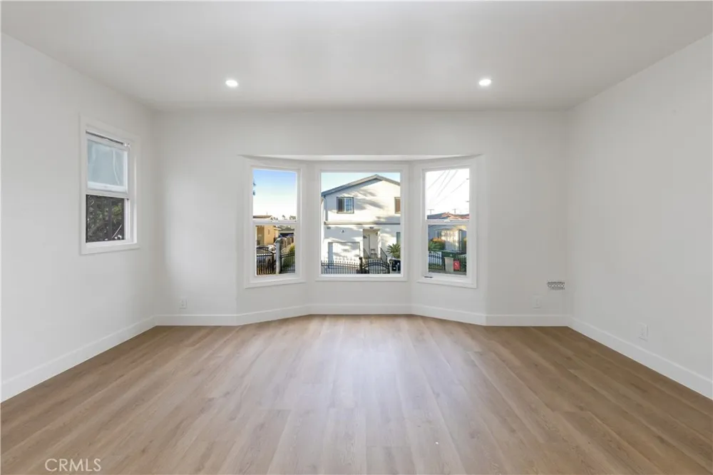 3477 W 71st Los Angeles, CA 90043