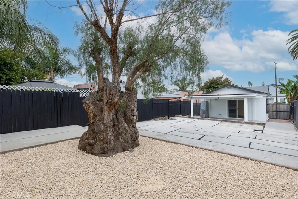 3477 W 71st Los Angeles, CA 90043