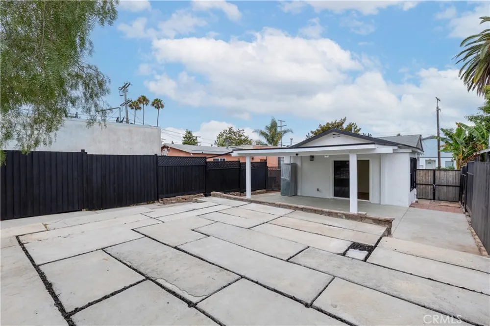 3477 W 71st Los Angeles, CA 90043