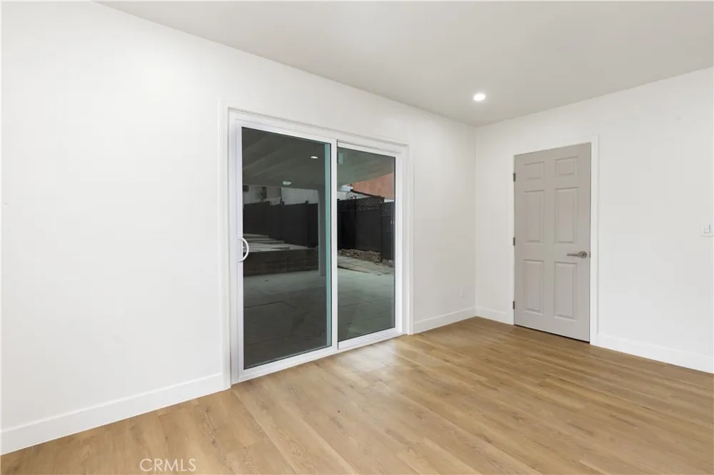 3477 W 71st Los Angeles, CA 90043