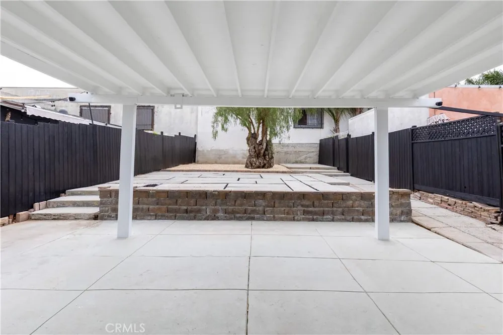 3477 W 71st Los Angeles, CA 90043