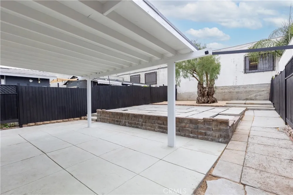 3477 W 71st Los Angeles, CA 90043