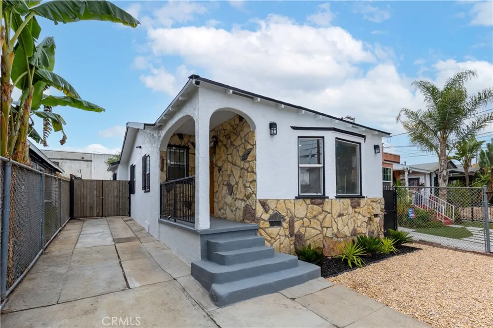 3477 W 71st Los Angeles, CA 90043