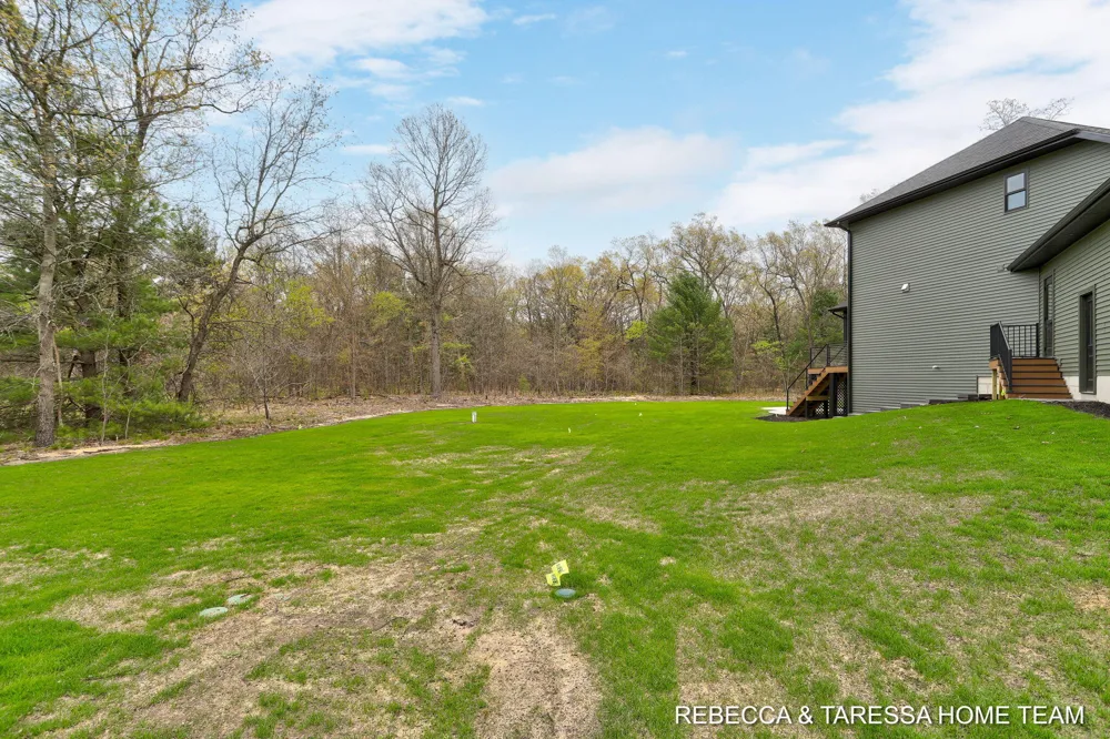 400 Sabine Drive Muskegon, MI 49442
