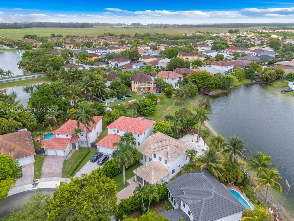 16335 SW 81 St Miami, FL 33193