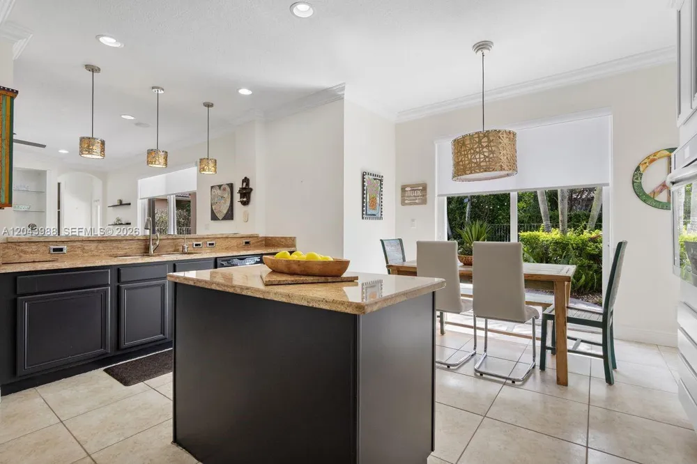 3904 W Gardenia Ave Weston, FL 33332