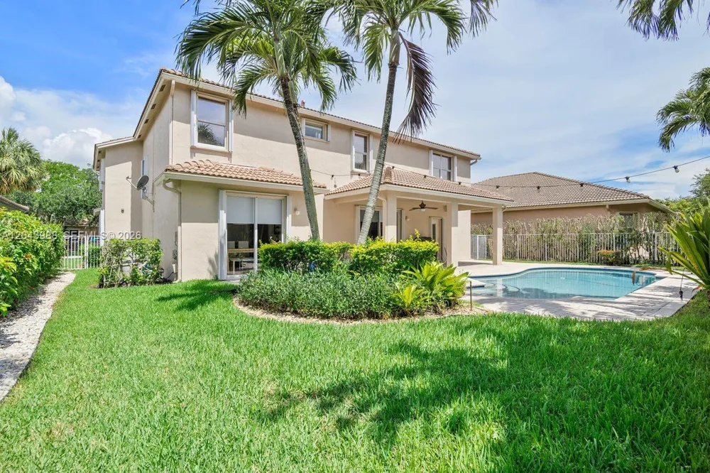 3904 W Gardenia Ave Weston, FL 33332