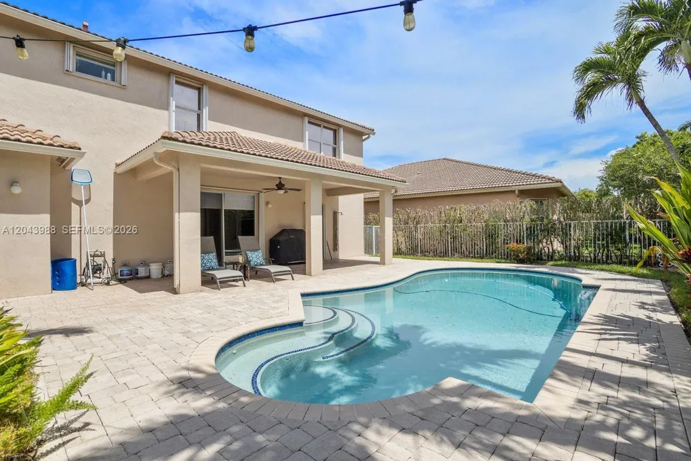 3904 W Gardenia Ave Weston, FL 33332
