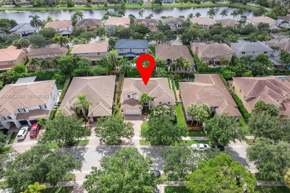 3904 W Gardenia Ave Weston, FL 33332