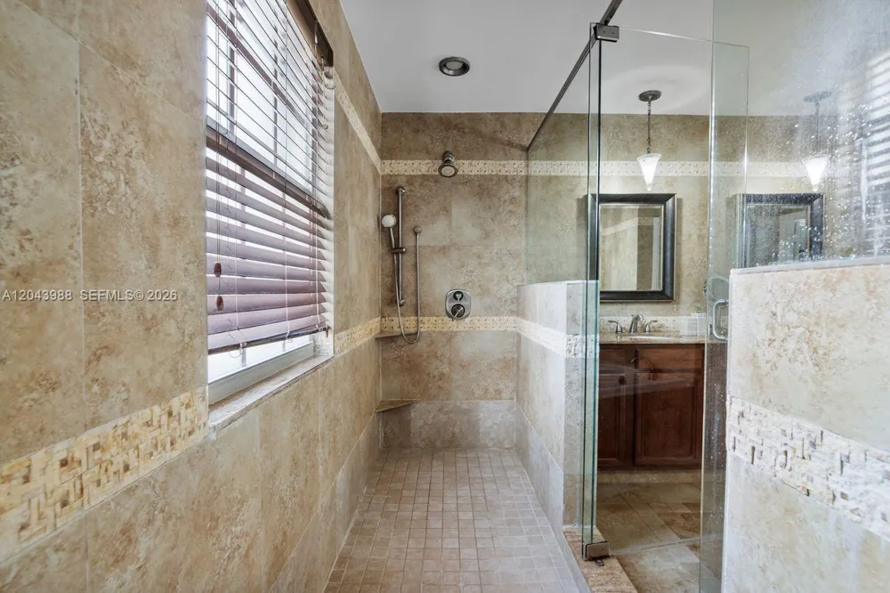 3904 W Gardenia Ave Weston, FL 33332