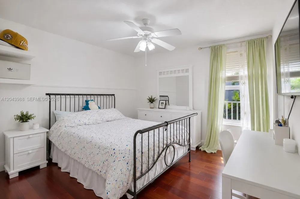 3904 W Gardenia Ave Weston, FL 33332