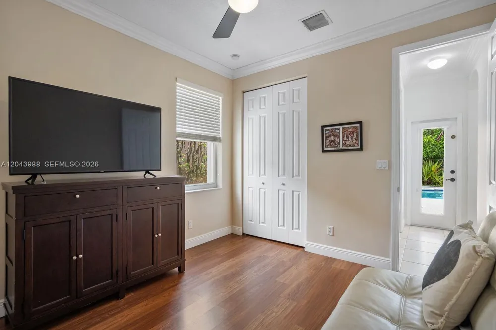 3904 W Gardenia Ave Weston, FL 33332
