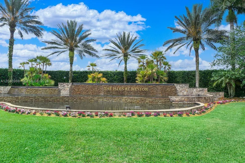 3904 W Gardenia Ave Weston, FL 33332