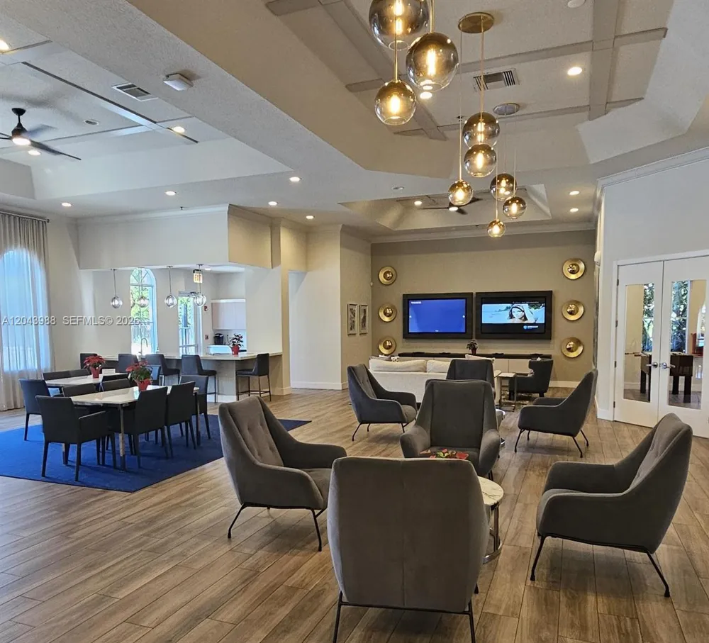 3904 W Gardenia Ave Weston, FL 33332