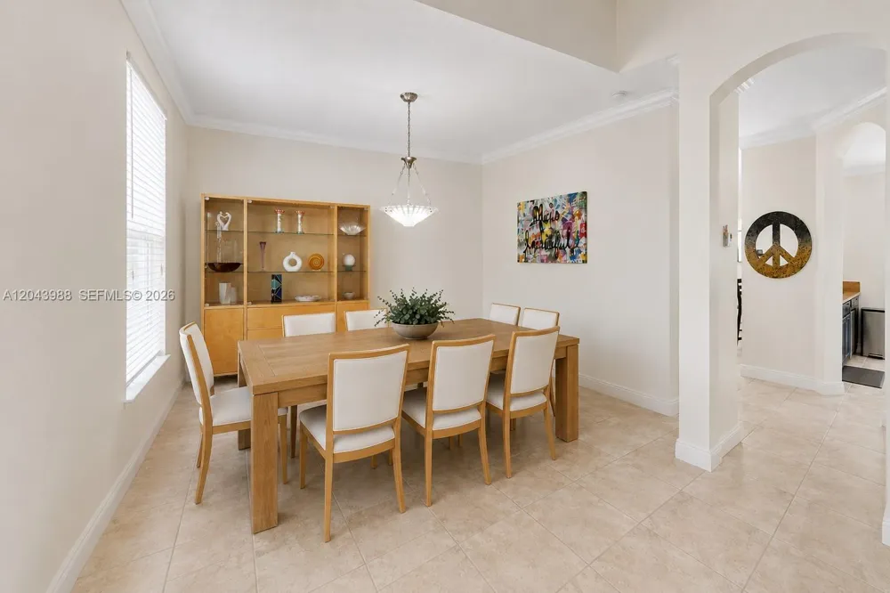 3904 W Gardenia Ave Weston, FL 33332