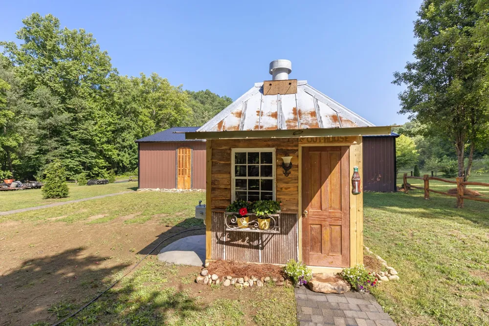 120 Brevard Drive Tuckasegee, NC 28783