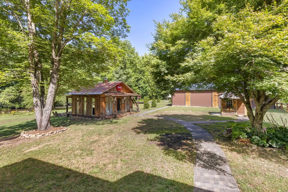 120 Brevard Drive Tuckasegee, NC 28783