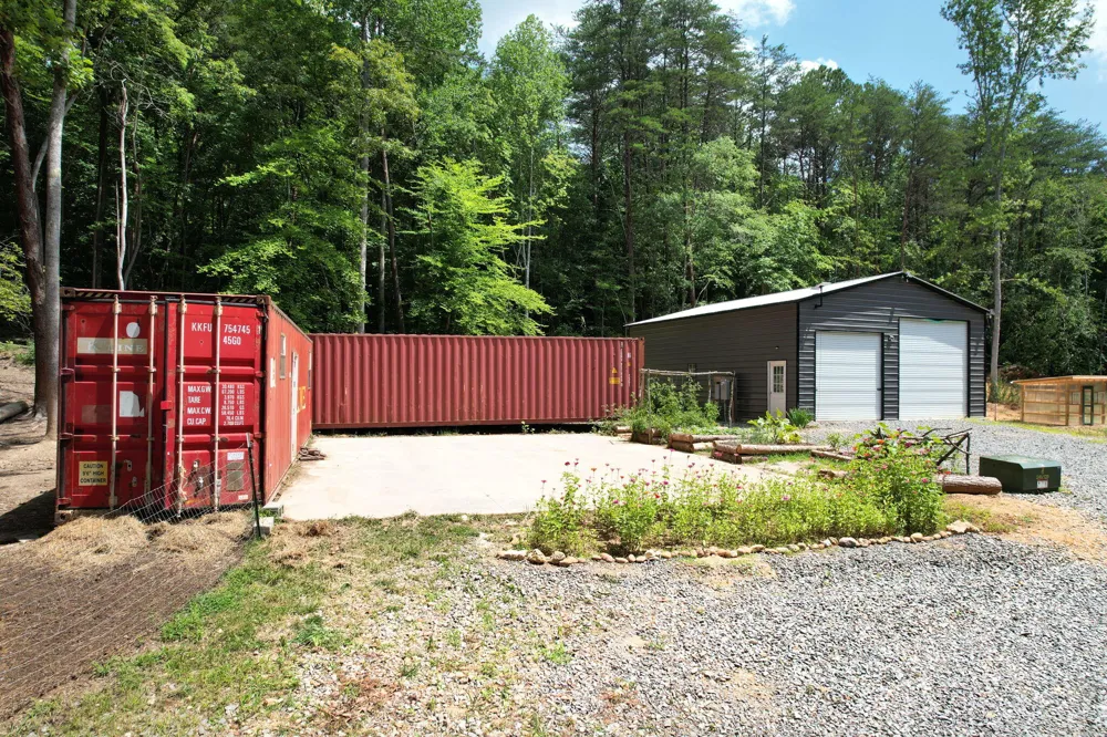 686 Welcome Valley Road Benton, TN 37307