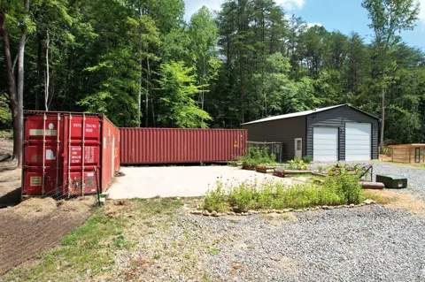686 Welcome Valley Road