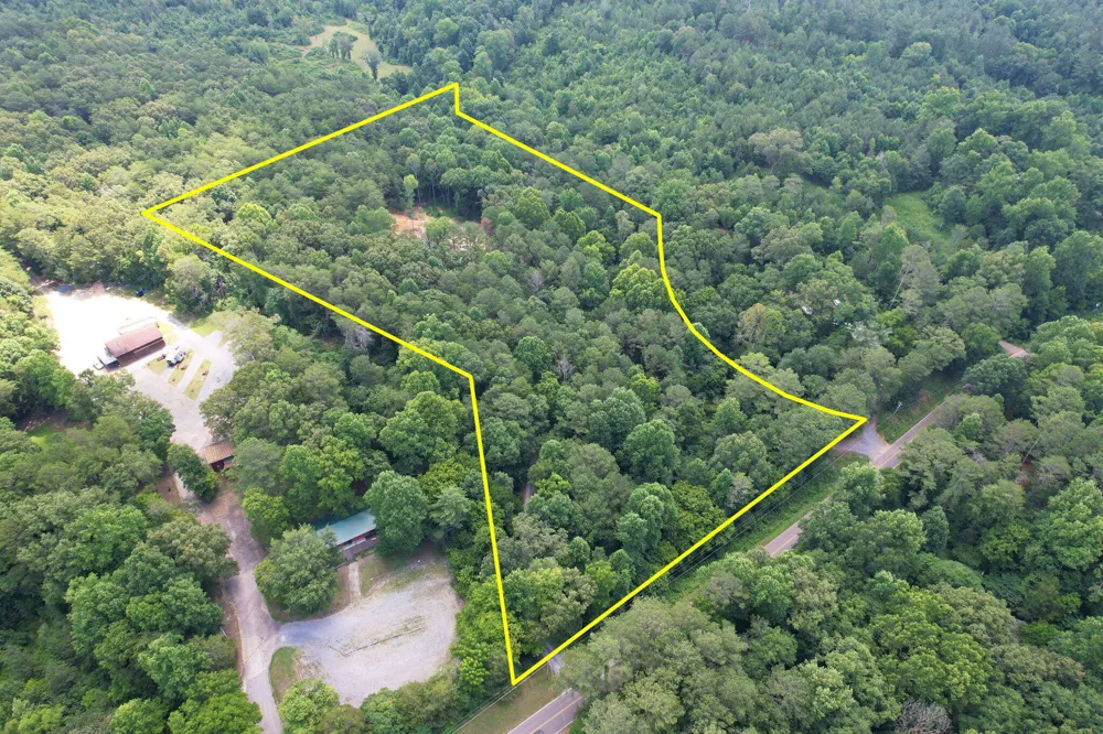 686 Welcome Valley Road Benton, TN 37307