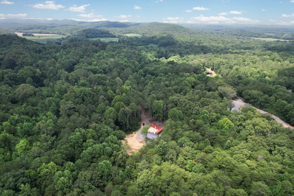 686 Welcome Valley Road Benton, TN 37307