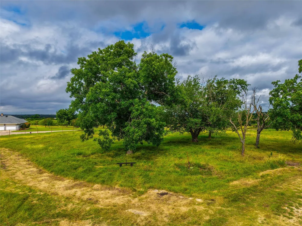 22407 Meeks Road Burlington, TX 76519