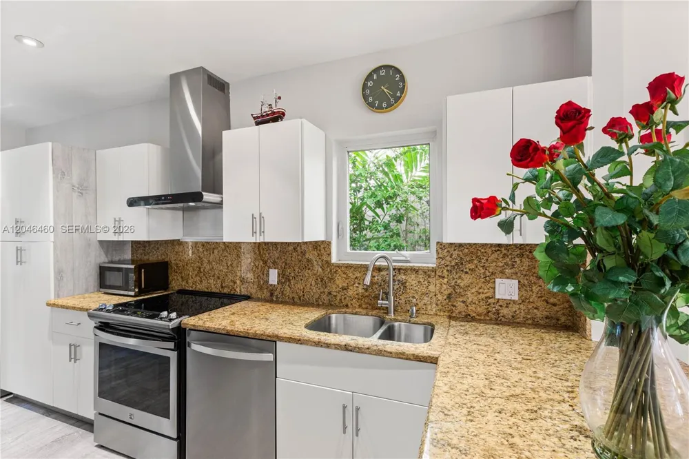 737 Alhambra Cir Coral Gables, FL 33134