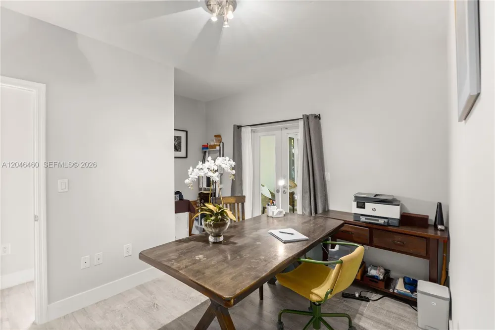 737 Alhambra Cir Coral Gables, FL 33134