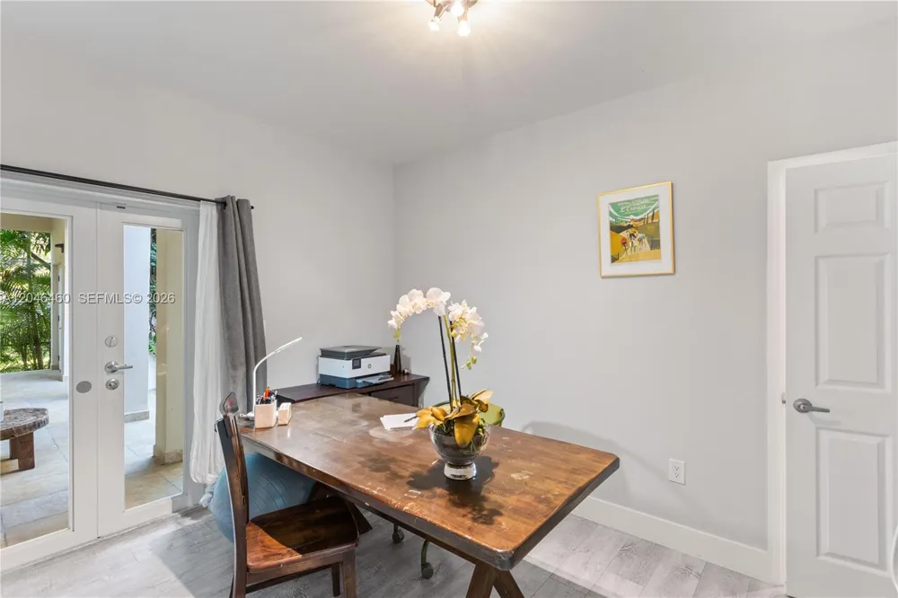 737 Alhambra Cir Coral Gables, FL 33134