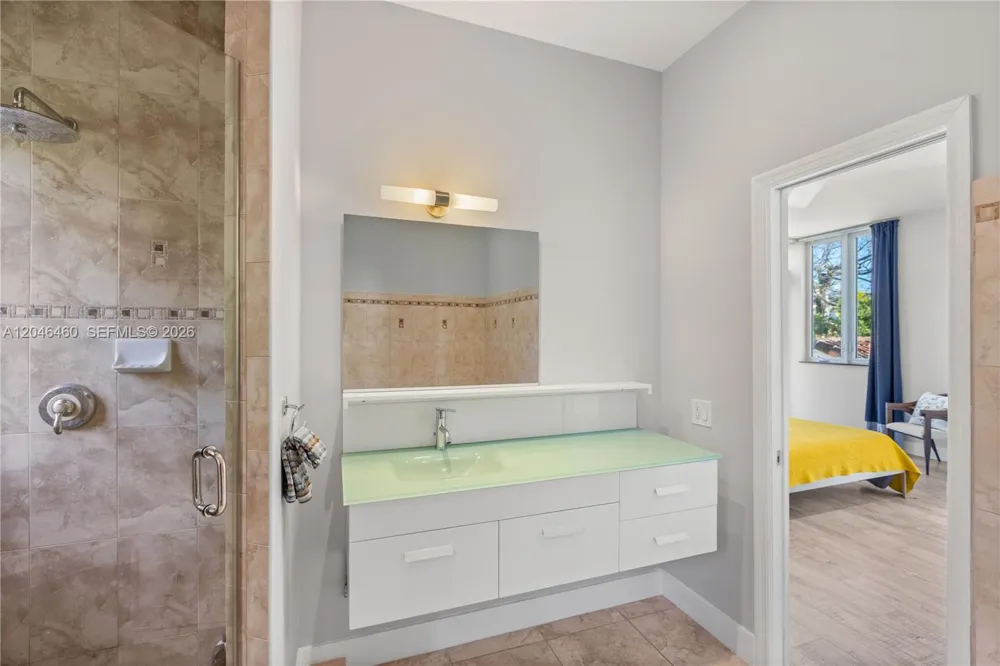 737 Alhambra Cir Coral Gables, FL 33134