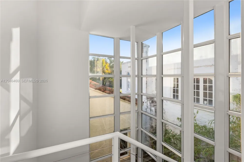 737 Alhambra Cir Coral Gables, FL 33134