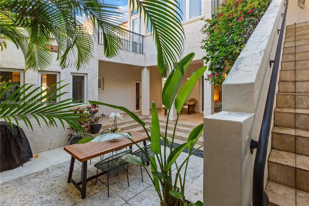 737 Alhambra Cir Coral Gables, FL 33134