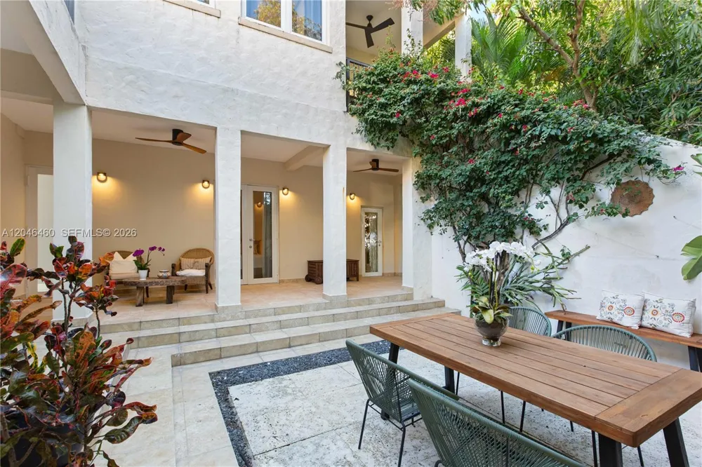 737 Alhambra Cir Coral Gables, FL 33134