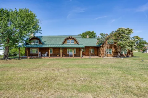 2200 White Lane