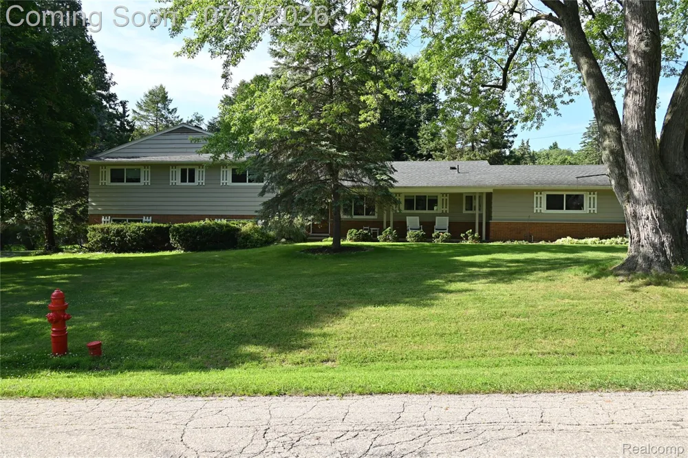 917 S Reading Road S Bloomfield Hills City, MI 48304