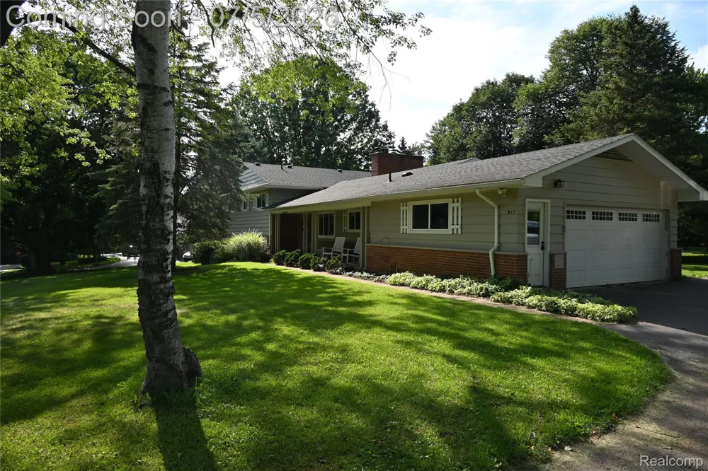 917 S Reading Road S Bloomfield Hills City, MI 48304