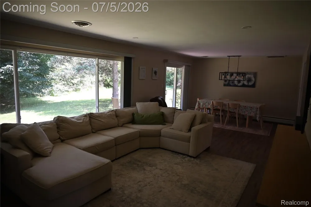 917 S Reading Road S Bloomfield Hills City, MI 48304